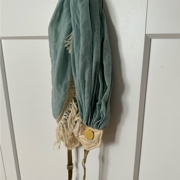 Bloom Theory Camera Strap - Picture 2 of 4